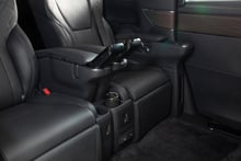 VellfireSpaciousLounge4