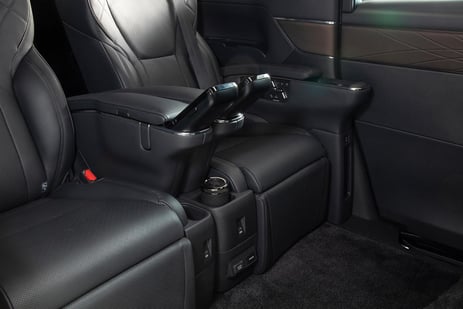 VellfireSpaciousLounge4