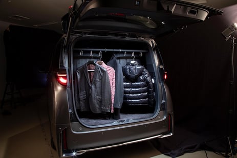 VellfireSpaciousLounge5